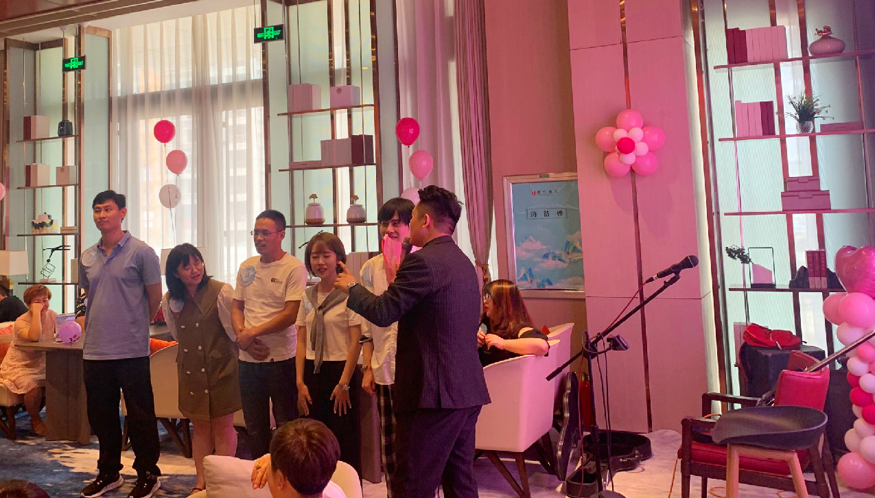泰實地產(chǎn)舉辦“七夕鵲橋緣 愛在學府里”相親活動